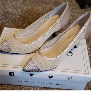 Beautiful shoes for wedding or party  I wore it in my wedding and it’s nice